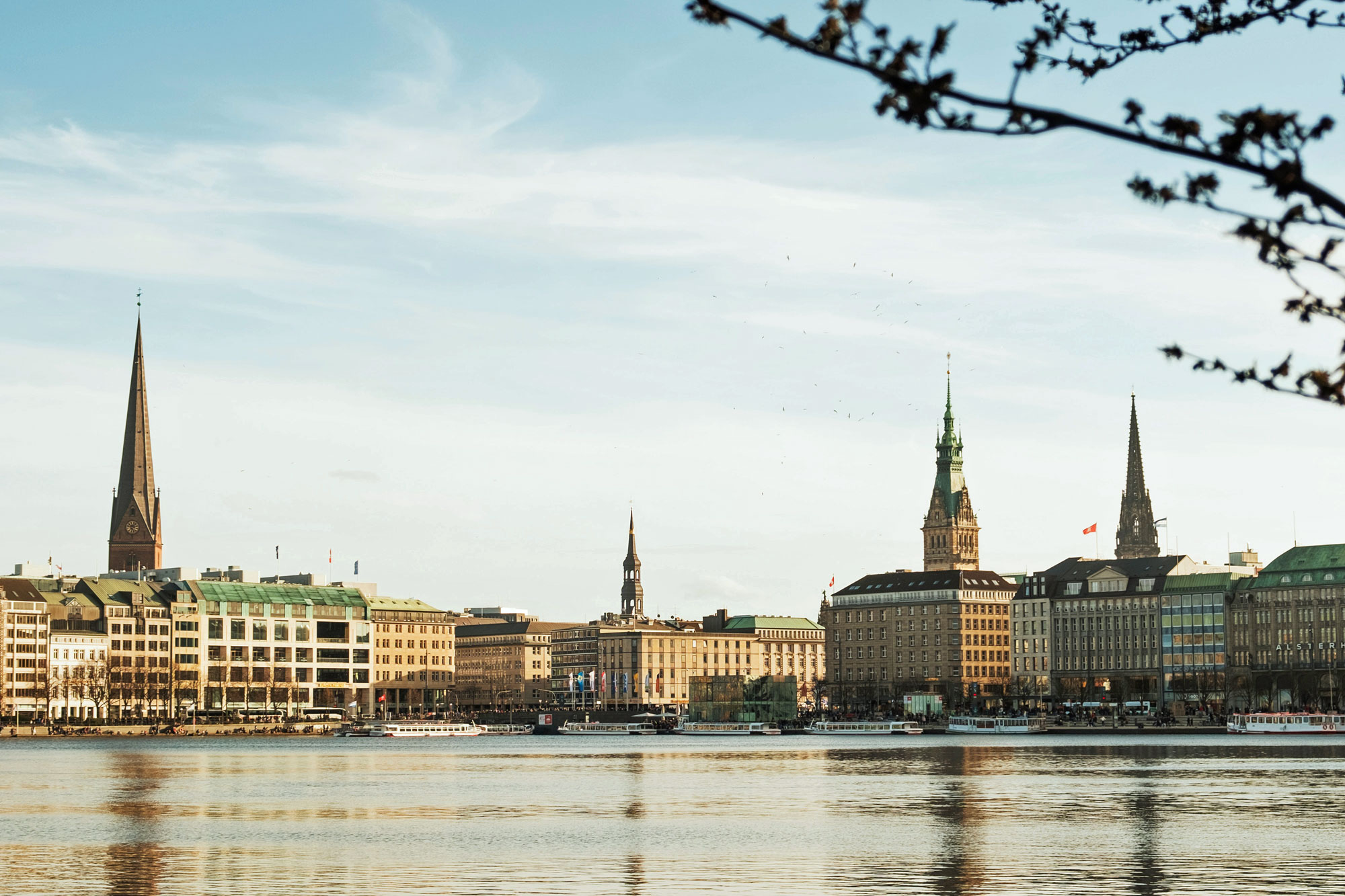 [Translate to EN:] Hamburg - Binnenalster